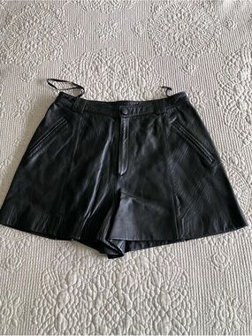 VTG EUC Ellen Tracy Black Leather High-Waist Shorts